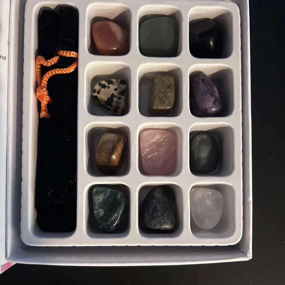 Healing Stones Set with Assorted Colors - Picture 3 of 5
